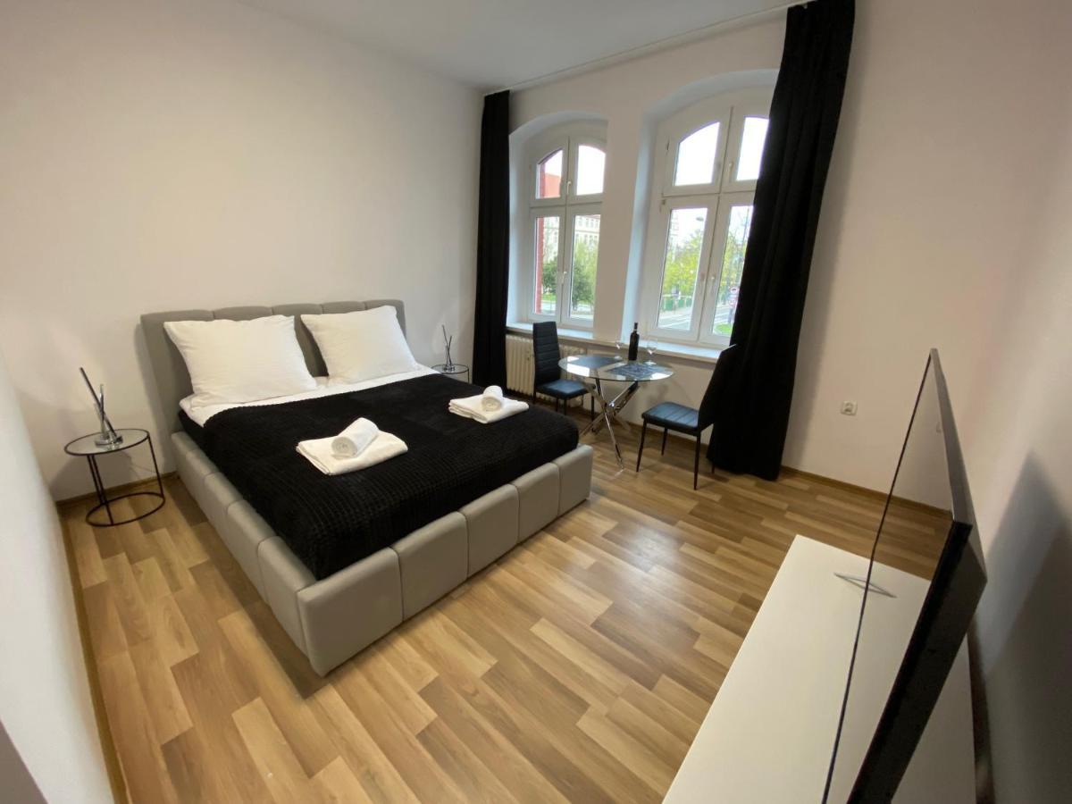 Vip Rooms Apartment Торунь Экстерьер фото
