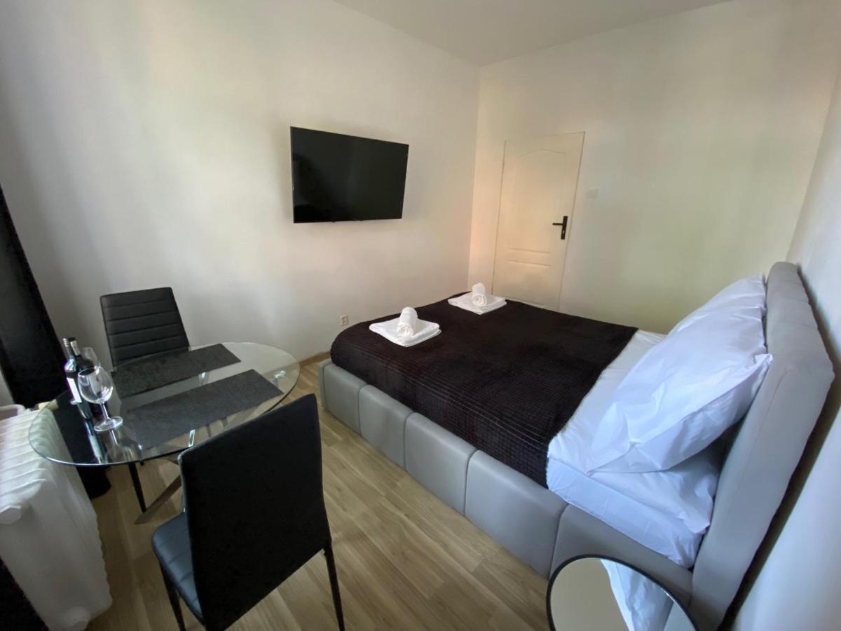 Vip Rooms Apartment Торунь Экстерьер фото